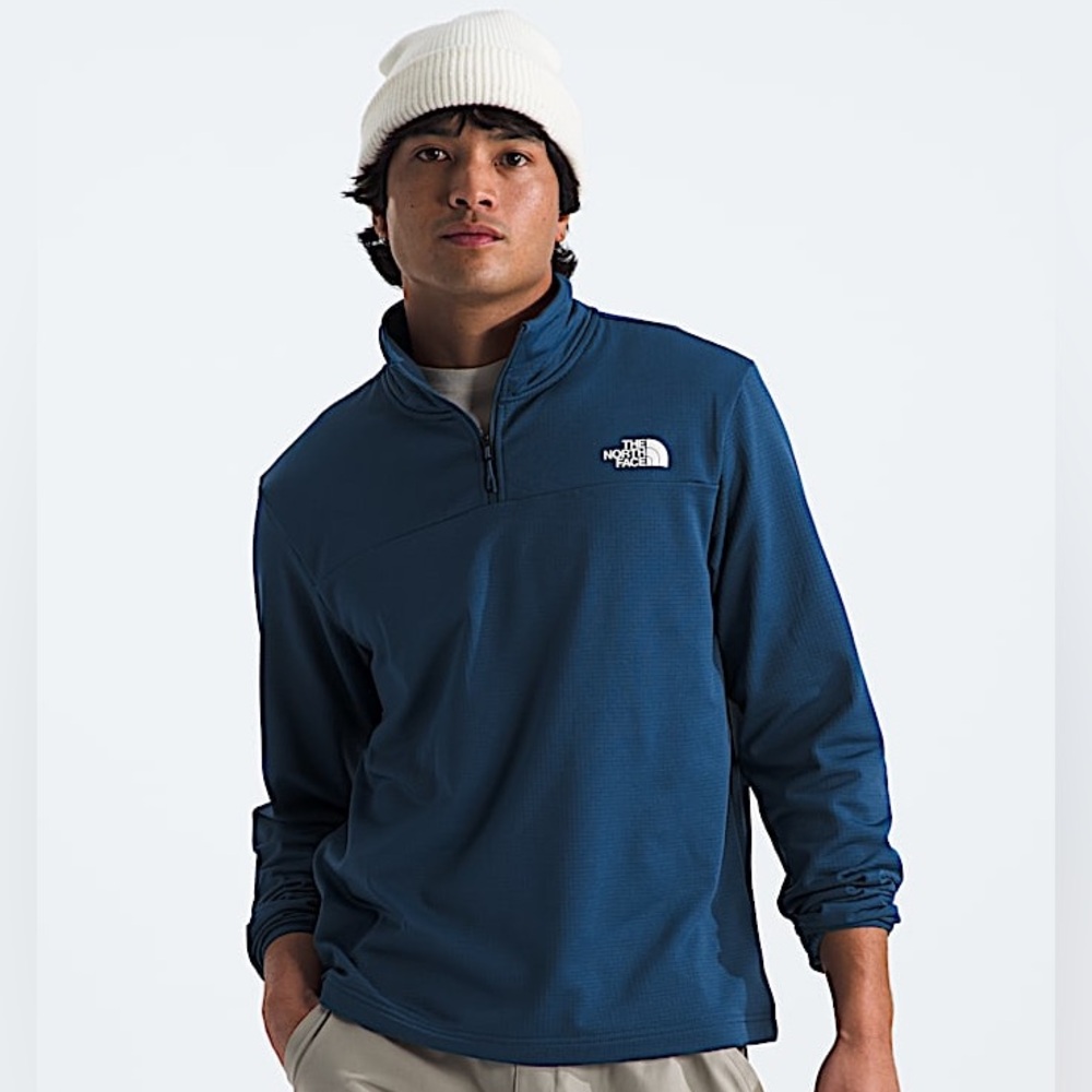The North Face Blue Quarter-Zip Pullover size medium